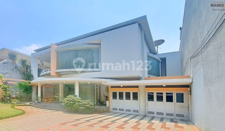 House with Swimming Pool 2 Floors for Sale in Danau Permai Timur, Sunter, North Jakarta