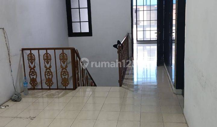 Rumah eksotik 3 lantai di Sukajadi 1