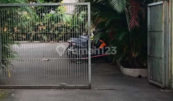 Dijual Gudang 3 Lantai di Kopo Bihbul