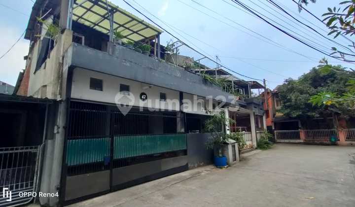 For Sale 2-Story House in Taman Kopo Bandung For Sale 2-Story House in Taman Kopo Bandung