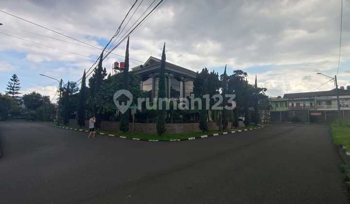 For Sale 2-Story Hook House in Mekar Wangi 2