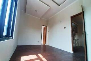 Dijual Rumah 3 Lantai di Taman Cibaduyut Indah 2