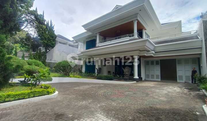 Dijual Rumah Bagus dan Luas di Setiabudi, Bandung Dijual Rumah Bagus dan Luas di Setiabudi, Bandung