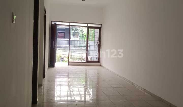 Dijual Rumah Bagus di Taman Holis Indah, Bandung