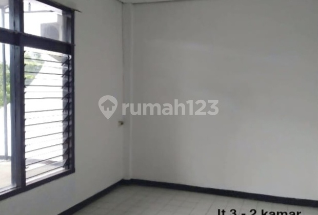 Strategic Beautiful Shophouse in the Center of Bandung City 2