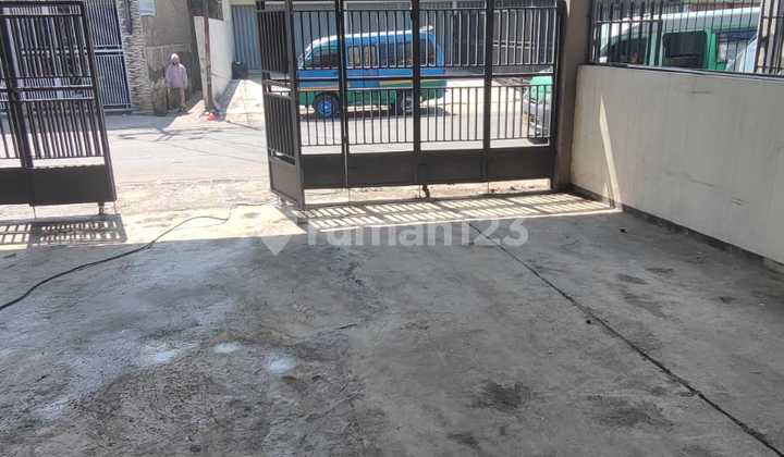 For Rent 2 Units of 1-Story Shop Houses in Caringin, Bandung 2