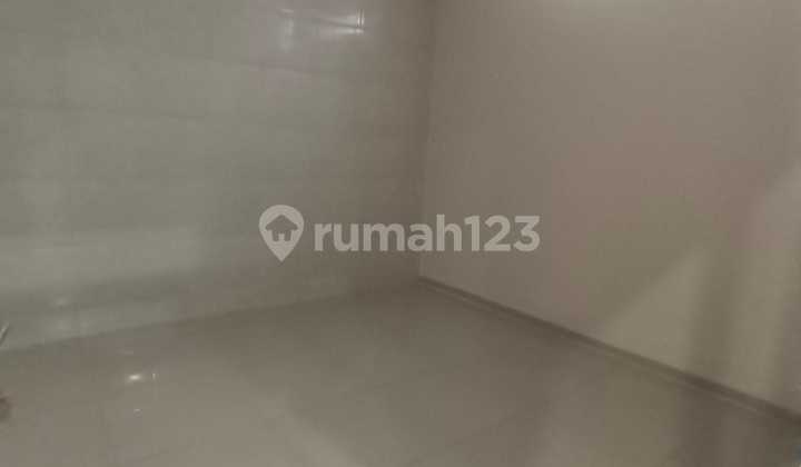 Dijual Rumah 2 Lantai Bagus di Singgasana, Bandung 2