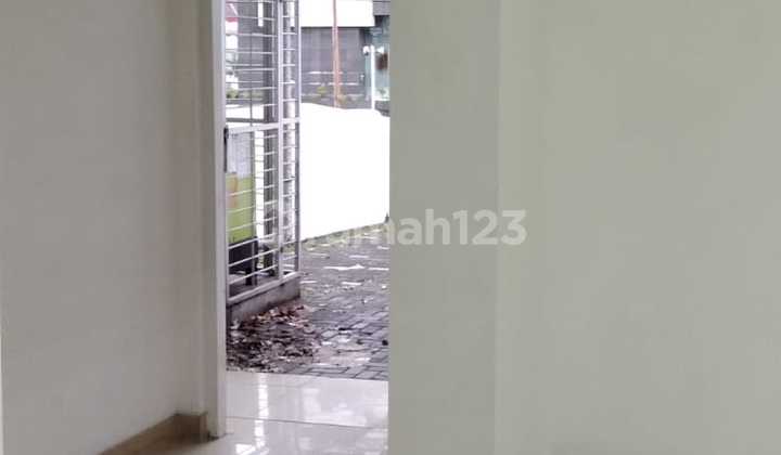 For Rent 2-Story Spacious Shop House in Karapitan, Bandung