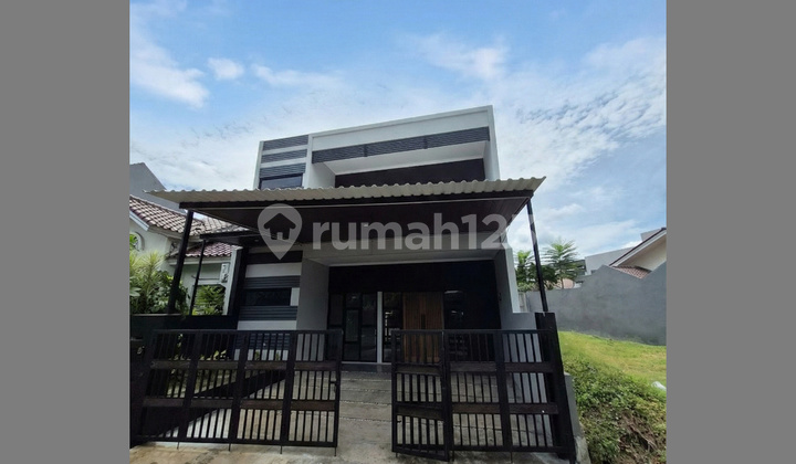 For Sale: House in Griya Loka Sector 1.5 Lavionda, BSD City, South Tangerang.