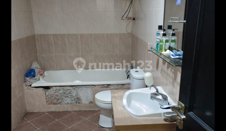 DI JUAL RUMAH DAERAH TAMAN MODERN CAKUNG DI JAKARTA TIMUR