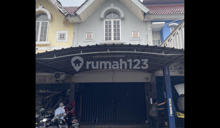 FOR SALE OR RENT: COMMERCIAL SHOPHOUSE IN CENTRAL AUTO PARTS AREA, BSD CITY, SOUTH TANGERANG