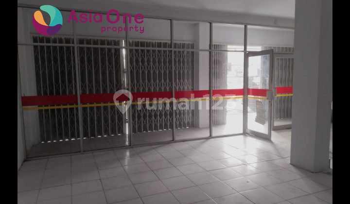 FOR RENT: SHOP HOUSE IN KEBAYORAN LAMA, SOUTH JAKARTA 2