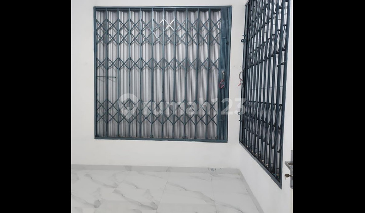 FOR SALE HOUSE IN MEDANG LESTARI AREA, EAST TANGERANG 2