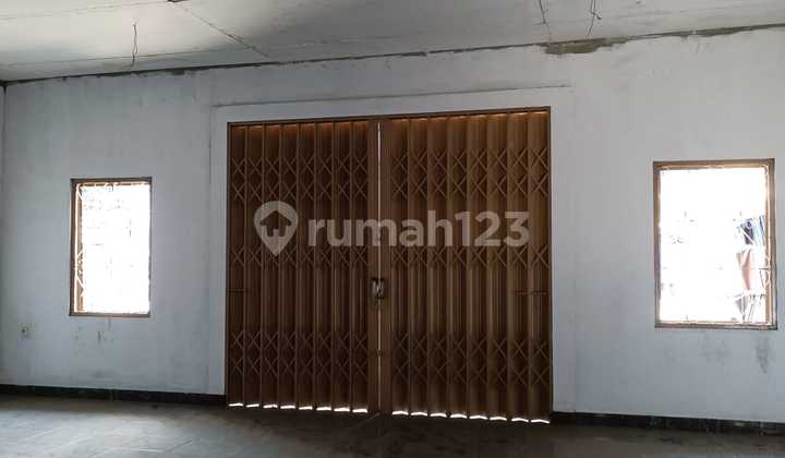 Affordable Warehouse Ready to Live In, in Penggilingan.