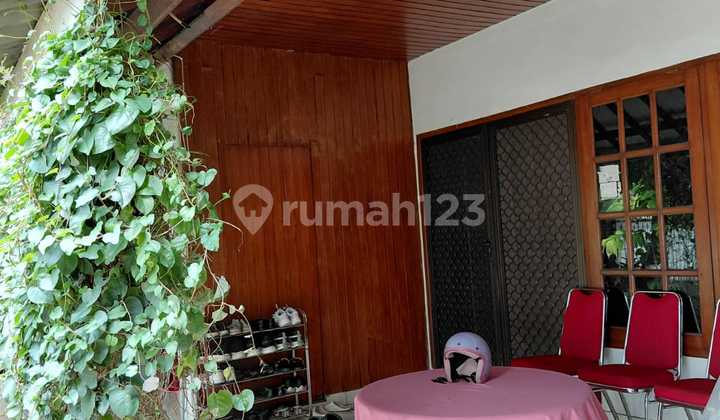 Large house ready to occupy, roadside in Kelapa Gading.