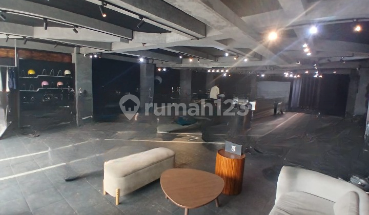 2-Story Shop with Minimal Partitions, Suitable for Business in Bekasi City 1