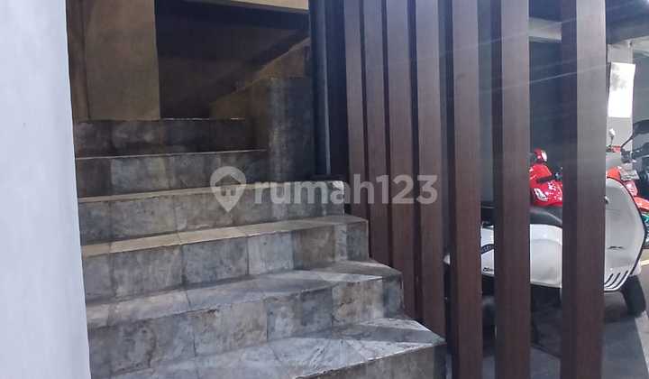 2-Story Shop with Minimal Partitions, Suitable for Business in Bekasi City 2