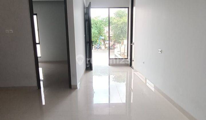 Rumah Minimalis Modern 3 Lt di Kota Wisata Cibubur  2