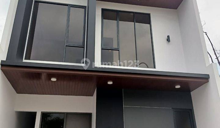 Rumah Minimalis Modern 3 Lt di Kota Wisata Cibubur  1