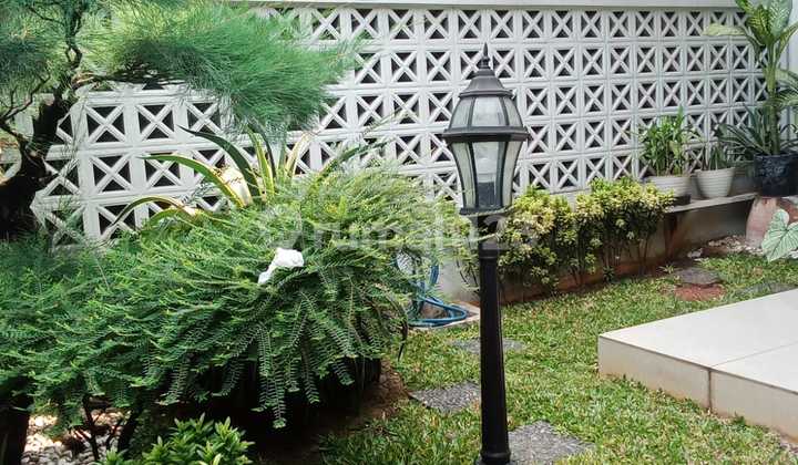 Rumah Mewah Plus Kolam Renang di Boulevard Kota Wisata Cibubur 2