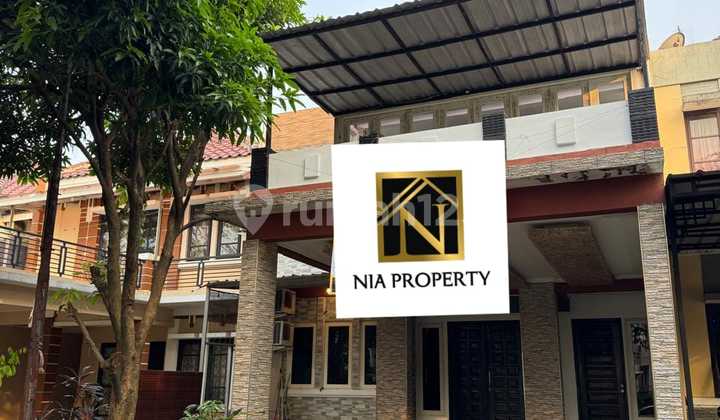 For Rent 3-Story Semi-Furnished Ready-to-Occupy House in Legenda Wisata Cibubur