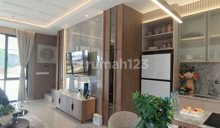 Luxury House with Rooftop in Cibubur Tourist City