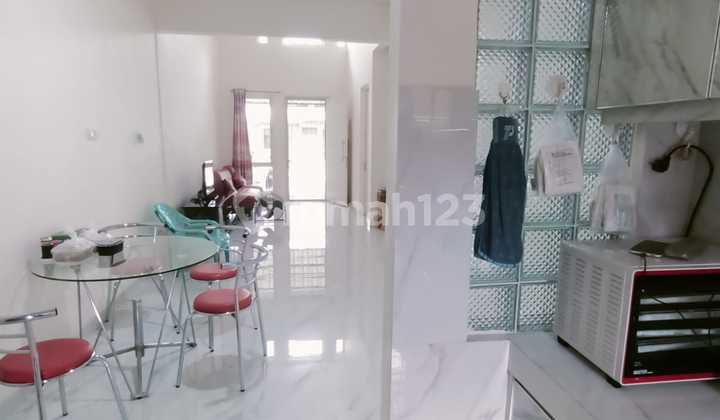 Jual Cepat Rumah Cantik Baru Renovasi di Cluster Depan Legenda Wisata Cibubur 2