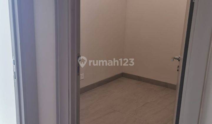 Disewakan Menara Jakarta 1br Unfurnished Dan Baru, Good Price  2