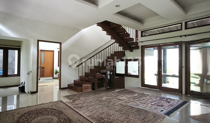 House in Cisanggiri - For Rent !!