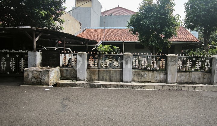 Rumah lokasi strategis di daerah Ragunan Jakarta Selatan