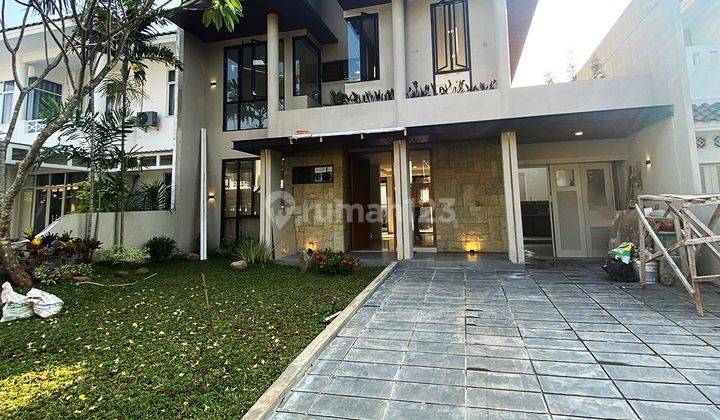 Rumah Tropical Attic Style 3 Lantai di Cluster Himalaya Karawaci 1