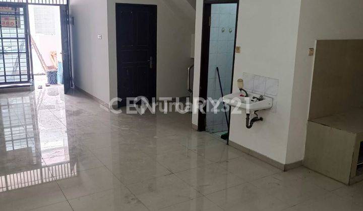 Rumah 2 Lantai Baru Renovasi Di GreenVille Jakarta Barat 1