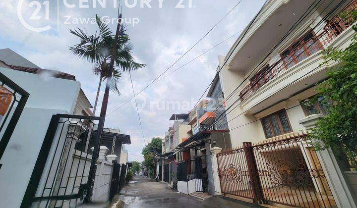 Dijual Rumah Baru Lokasi Strategis Taman Ratu Indah 1