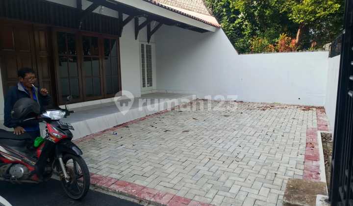 Sewa Rumah Puri Indah LT 360M2 Jalan Besar 2