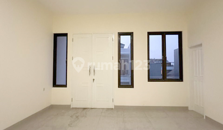 Rumah Baru 3 Lantai Taman Ratu 5x18 Jakarta Barat 2