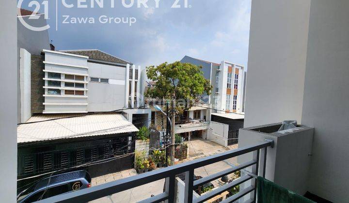 Dijual Rumah 2 Unit Baru 3 Lantai Taman Ratu 2