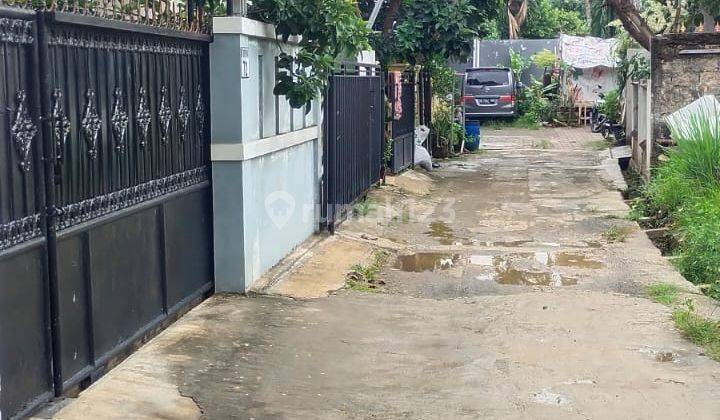 Rumah Bagus Siap Huni Semi Furnished SHM di Beji, Depok 2