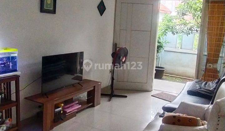 Rumah Bagus Siap Huni Semi Furnished SHM di Beji, Depok 2