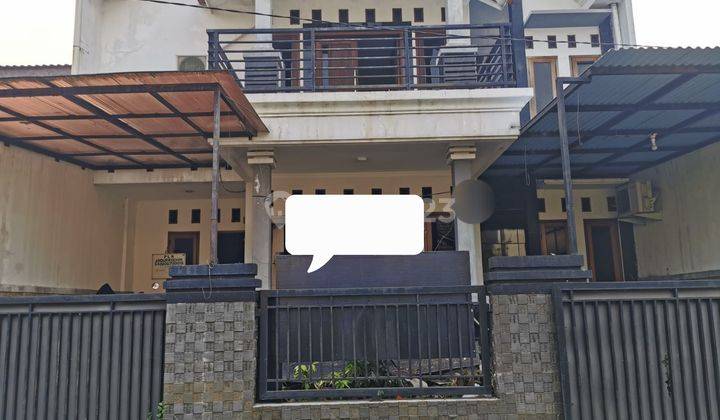 Rumah Cantik 2 Lantai Semi Furnished SHM di Pamulang Tangsel 1