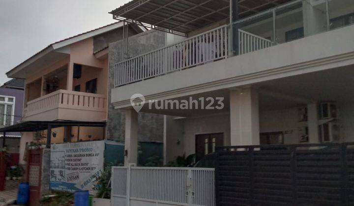 Rumah 2 Lantai Bagus Semi Furnished SHM di Pamulang Tangsel 1