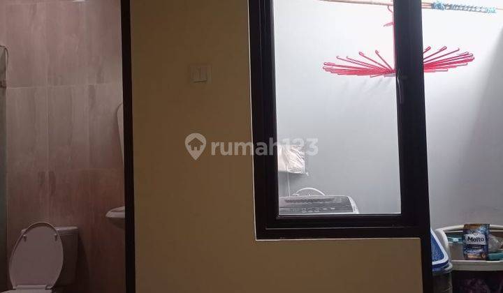 Rumah 2 Lantai Bagus Semi Furnished SHM di Pamulang Tangsel 2