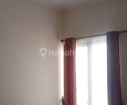 Rumah 2 Lantai Bagus Semi Furnished SHM di Pamulang Tangsel 2