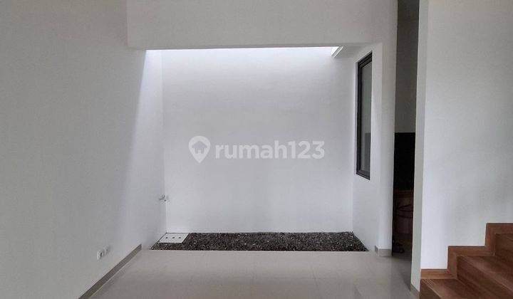 Rumah 2 Lantai Bagus Semi Furnished SHM di Cimanggis Depok 2