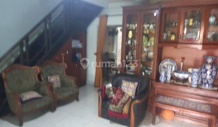 Rumah Bagus 2 Lantai di Jalan Mede Utan Kayu , Matraman Jakarta Timur SHM 2