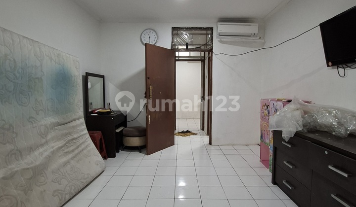 Affordable 2-Story House for Rent in Taman Palem Lestari. Furnished. Northeast Facing. Affordable 2-Story House for Rent in Taman Palem Lestari. Furnished. Northeast Facing.