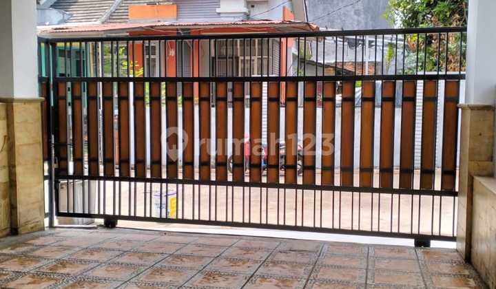 Rumah Bagus 3 Lantai Di Cendana Residence Pamulang, Posisi Hoek, Shm 2