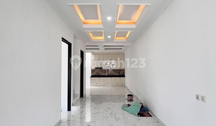 Rumah 2 Lantai Sangat Bagus Di Bsd Griya Loka, Murah, Hadap Utara, SHM