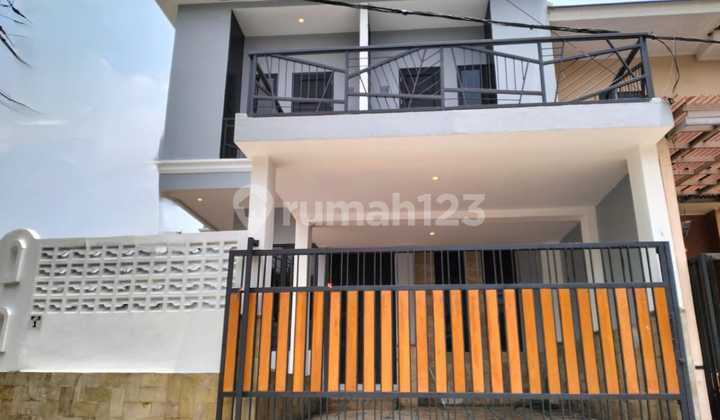 Rumah Bagus 3 Lantai Di Cendana Residence Pamulang, Posisi Hoek, Shm Rumah Bagus 3 Lantai Di Cendana Residence Pamulang, Posisi Hoek, Shm