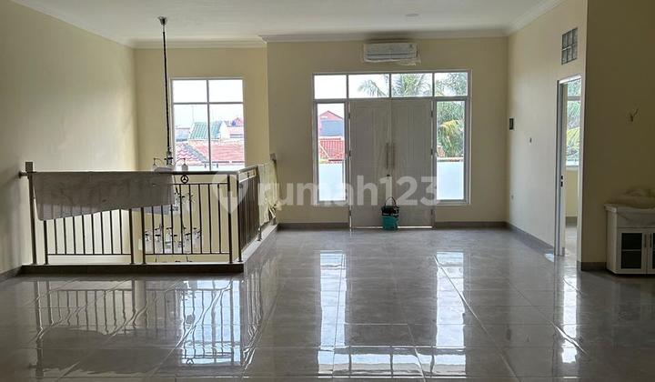 Rumah 2½ Lantai Di Citra 1, Dengan 4 Kamar, Free 8 Unit Ac Split, SHM