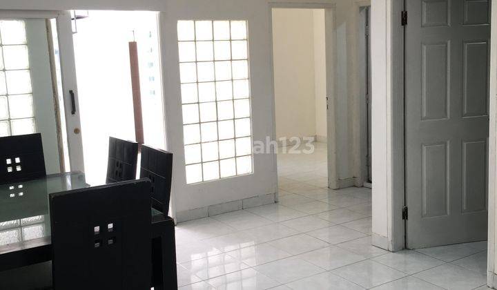 Rumah Kontrakan Bagus Semi Furnished SHM Singgasana, Bandung 2